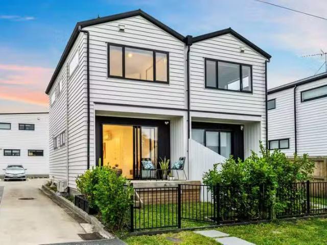 2/11 Mareth Street, Panmure, Auckland City For Sale