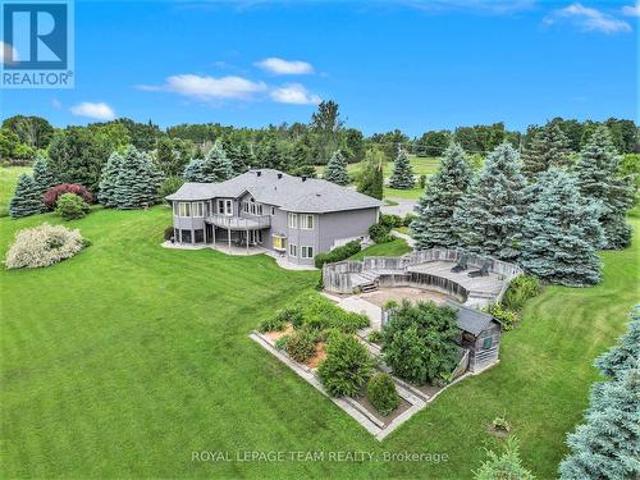2124 Cty Rd 18 Road S, North Grenville, ON, K0G 1J0 Luxury House for sale | Listing ID X12014 | Royal LePage Carriage Trade Luxury Properties