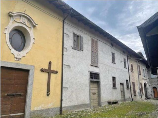 21/2024 U VA Porzione di casa in asta a Cuvio