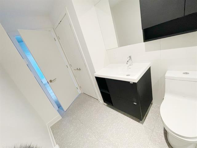 2120 Rue Ste Catherine E