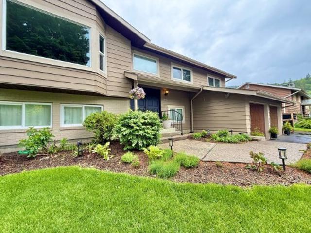 21224 Mountview Crescent, Hope, BC, V0X 1L1 house for sale | Listing ID R3129 | Royal LePage
