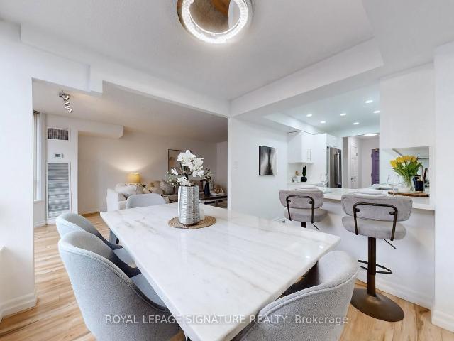 212 175 Cedar Avenue, Richmond Hill | 2+1Beds/2Bath, Condo, $659,000 | Condos. Ca