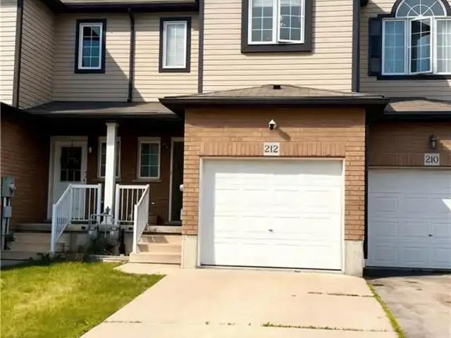 212 COUNTRYSTONE Crescent