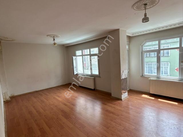 212 Avm Ve Metro Yakınında, 3 Balkonlu Ferah 2+1 Kiralık Daire!