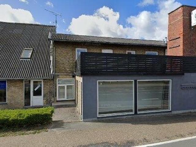 212 m2 office space for rent in Birkerød