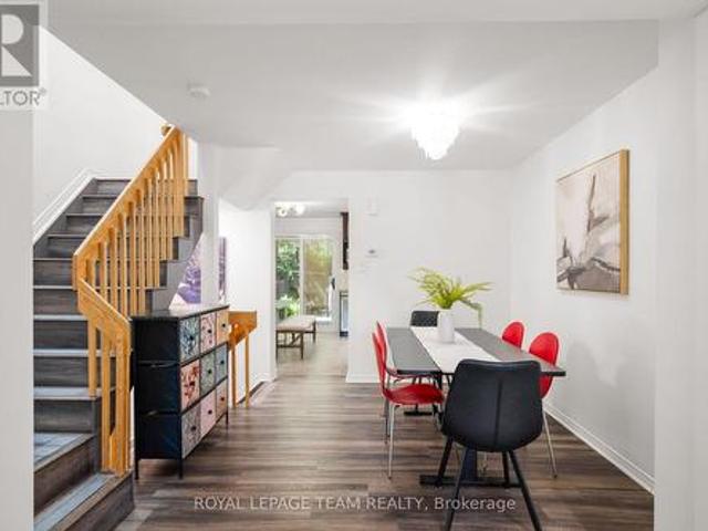 212 Provender Avenue, Ottawa, ON, K1K 4N7 house for sale | Listing ID X13585 | Royal LePage