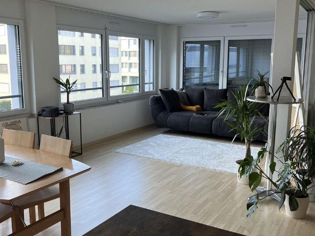 21/2 ROOM APARTMENT IN ZURICH DISTRICT 11, FURNISHED, TEMPORARY