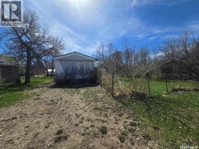 212 Railway Avenue N, Lampman, SK, S0C 1N0 house for sale | Listing ID SK036774 | Royal LePage