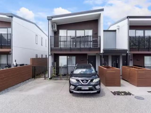 2/12 Unga Place, Beachlands, Manukau City