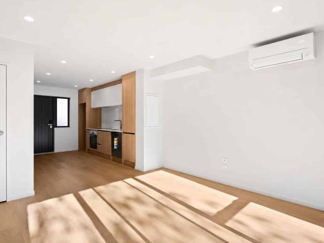 2/1335 Victoria Street
