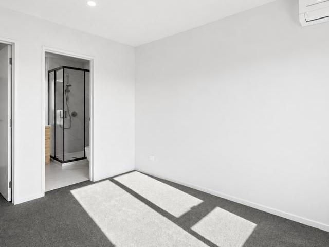 2/1335 Victoria Street