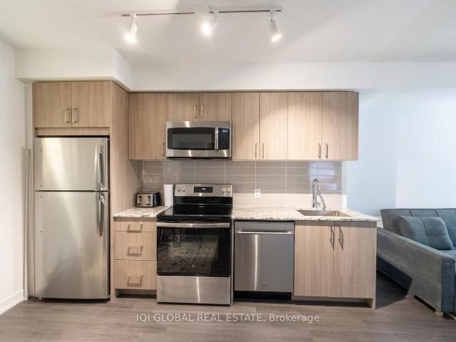 213 4 Eglinton Avenue W, Etobicoke | 2+1Beds/2Bath, Condo, $2,450/mo | Condos. Ca