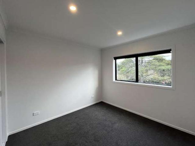 2/13 Brough Road, 10686, Manukau City