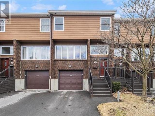 2148 Eric Crescent, Ottawa, ON, K1B 4P4 townhouse for sale.