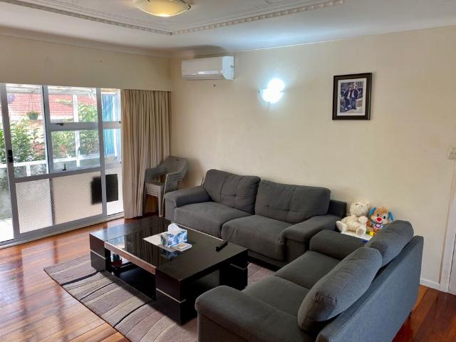 2/142a Great south Road