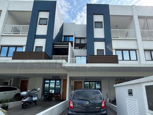 2142sqf Ayden Townhouse beside SMK Kota Warisan Holiday Inn Sepang
