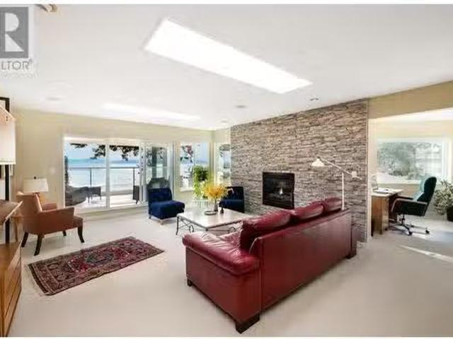 214 1585 Field Road, Sechelt, BC, V7Z 0H1 townhouse for sale.