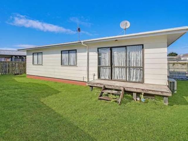 2/14 Templeton Place, 10664, Manukau City