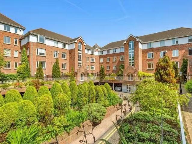 214 The Sweepstakes, Ballsbridge, Dublin 4 is for rent