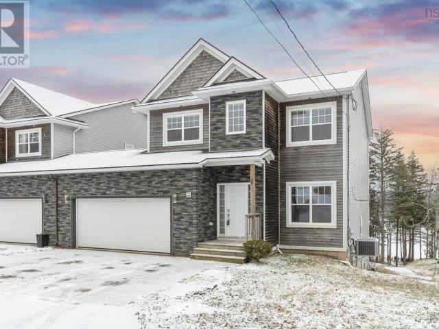 214 Voyageur Way