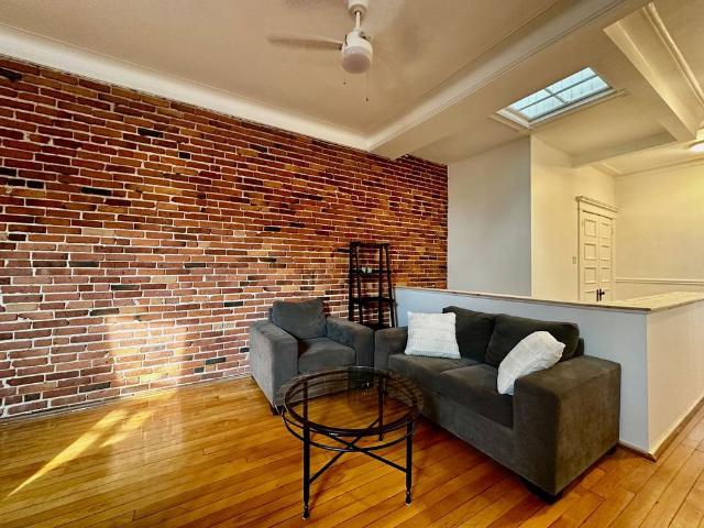 2158 Av. Prud'homme, Montréal Côte des Neiges, QC H4A