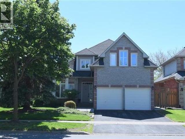 2158 Country Club Drive, Burlington, ON, L7M 4B1 house for sale | Listing ID 40834 | Royal LePage