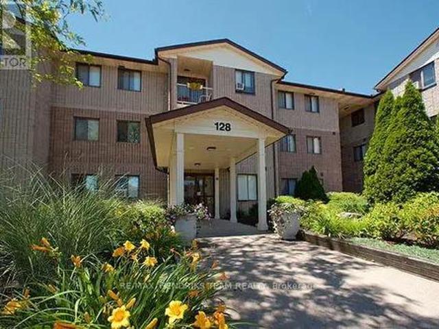 215 128 St Augustine Drive, St. Catharines Secord Woods, ON, L2P 3X6 lease for lease | Listing ID X13667 | Royal LePage