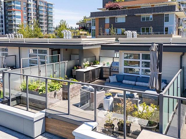 215 2060 Curling Road North Vancouver, British Columbia