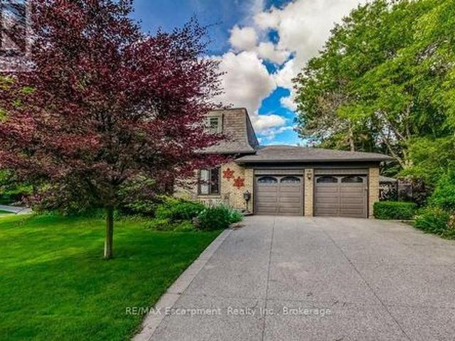 215 Briar Hill Crescent, Hamilton Ancaster, ON, L9G 3M9 house for sale | Listing ID X13542 | Royal LePage