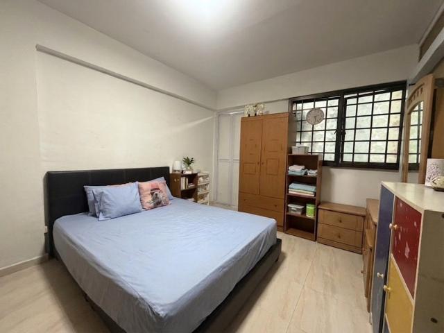 215 Bukit Batok Street 21 HDB Apartment For Sale, $540,000, 3 Bed 2 Bath 1,033 sqft $523.00 psf