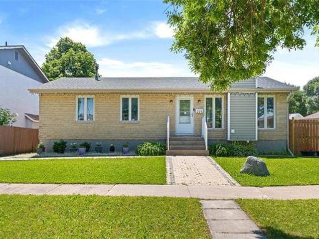 215 Egesz Street, Winnipeg, MB, R2R 1J9 house for sale | Listing ID 202616 | Royal LePage