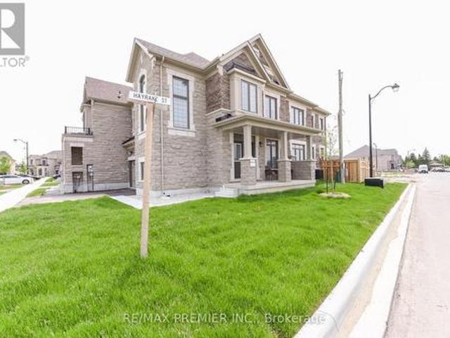 215 Hayrake Street, Brampton, ON, L6Z 0A2 house for sale | Listing ID W13452 | Royal LePage