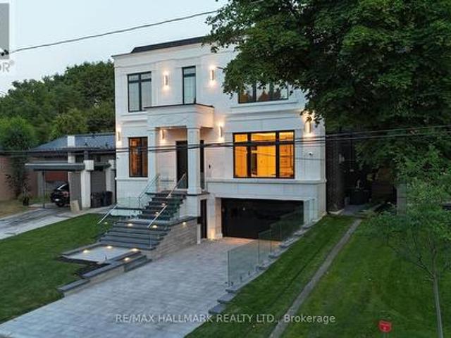 215 Northwood Drive, Toronto, ON, M2M 2K5 house for sale | Listing ID C13023 | Royal LePage