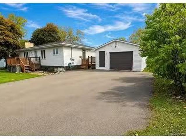 215 Spruce St, Moncton, NB, E1C 7K5 house for sale Listing.