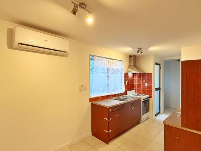 2/164 Universal Dr, Henderson, Waitakere City