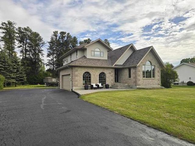 2169 Lacewood Drive, Thunder Bay, ON, P7K 1C4 house for sale | Listing ID TB2601 | Royal LePage