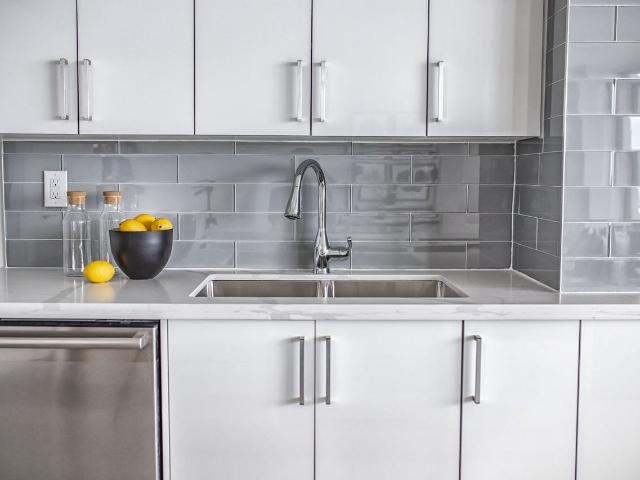 2160 Lakeshore Rd. 2 Bedroom Apartment for Rent at 2160 Lakeshore Rd, Burlington, ON L7R 1A7 Brant