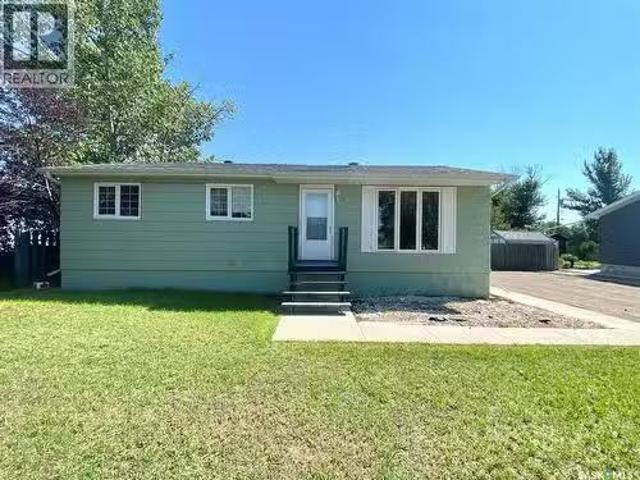 216 3Rd Street E, Frontier, SK, S0N 0W0 house for sale List.