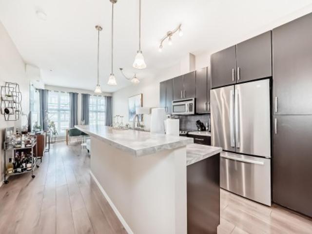 216 10531 Street, Edmonton, AB, T5H 0A8 condo for sale | Listing ID E4488 | Royal LePage