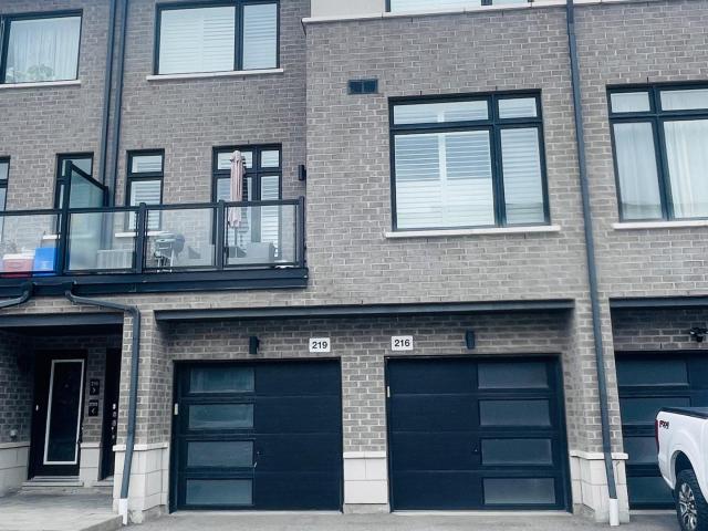 216 2 Castlegate Crossing Drive, Pickering | For Rent @ $2,700 | Condos. Ca