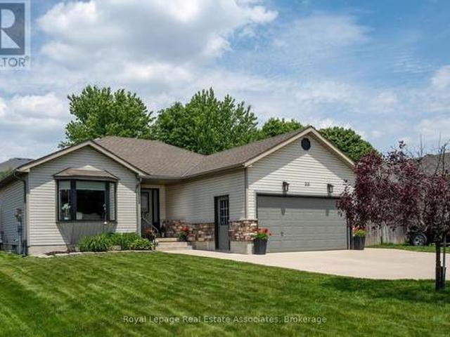 216 Fennel Street, Blandford Blenheim, ON, N0J 1S0 house for sale | Listing ID X13410 | Royal LePage