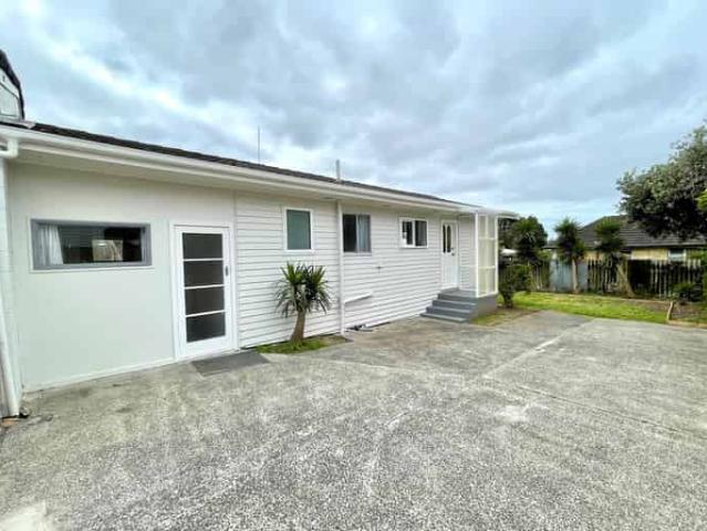 2/16 Sandra Avenue, Otara, Manukau City