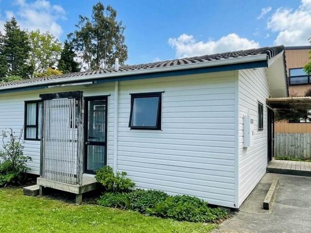 2/16 Pine Street, New Lynn, Waitakere City