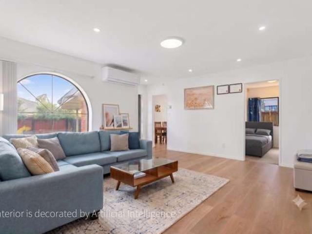 2/16 Ultima Place, Clover Park, Manukau City