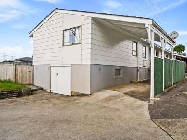2/176 Mcleod Road, Te Atatu South, Waitakere City