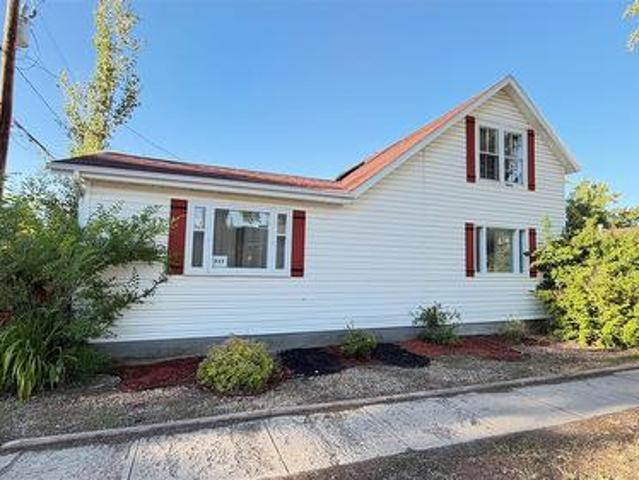 217 2Nd Avenue, Maple Creek, SK, S0N 1N0 house for sale | Listing ID SK041541 | Royal LePage