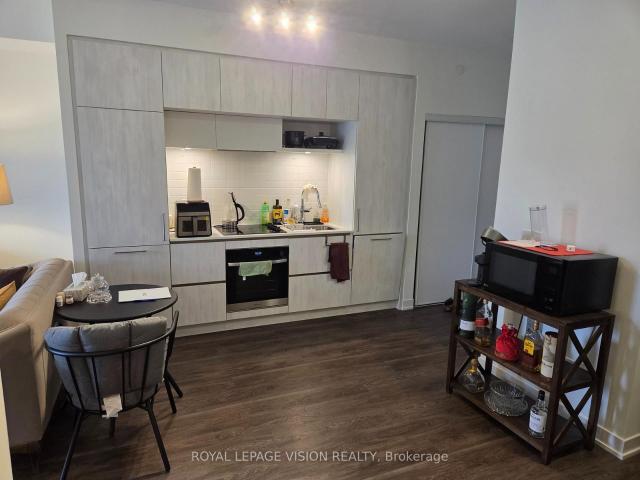 217 6 David Eyer Road, Richmond Hill | 1+1Beds/1Bath, Condo, $469,900 | Condos. Ca