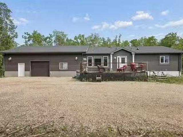 217 Country Roots Lane, Ste Anne Rm, MB, R5H 1H2 Luxury Hous.