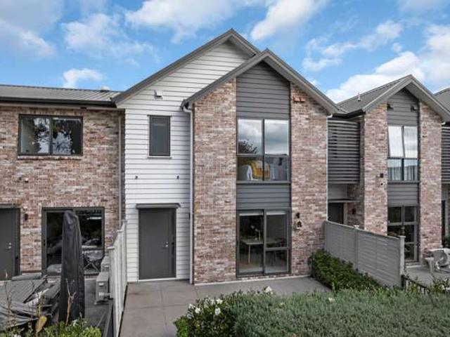 2/17 Gloaming Place, Conifer Grove, Papakura
