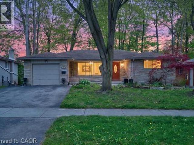 217 Pinegrove Crescent, Waterloo, ON, N2L 4V2 house for sale | Listing ID 40830 | Royal LePage